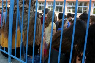 Έστειλαν στα σχολεία ενημερωτικό για τους μαθητές με προεκλογικό υλικό!