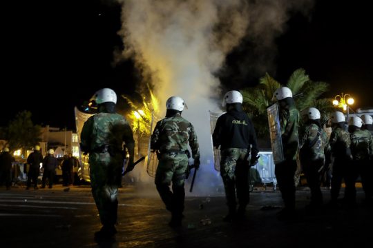 Διώξεις κατά 26 για τη ρατσιστική επίθεση στην πλατεία Σαπφούς
