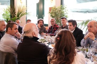 Δεν σεβάστηκε ούτε τους καλλιτέχνες ο Μητσοτάκης