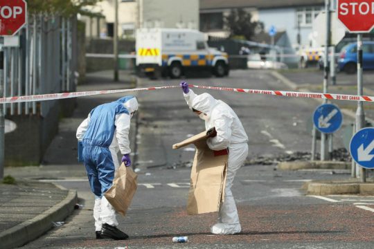 Δύο συλλήψεις για τη δολοφονία δημοσιογράφου στη Βόρεια Ιρλανδία
