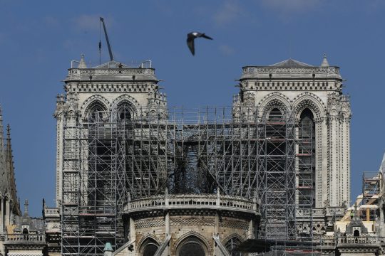 Προσπάθειες εξαπάτησης με δωρεές για την Παναγία των Παρισίων