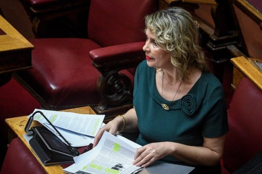Η Παπακώστα λέει τα Εξάρχεια «Μονμάρτη» και η αντιπολίτευση αντιδρά