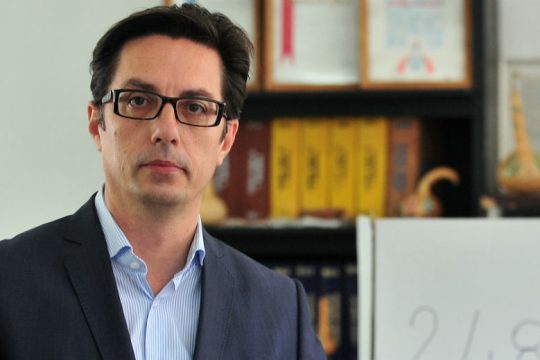 Ποιος προηγείται στις δημοσκοπήσεις για τις προεδρικές εκλογές στη Βόρεια Μακεδονία