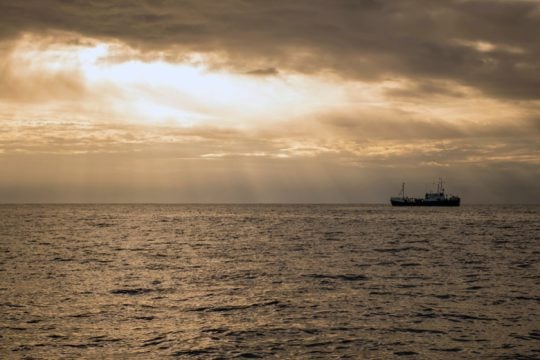 Αβοήθητοι στη Μεσόγειο με τις προμήθειες να τελειώνουν