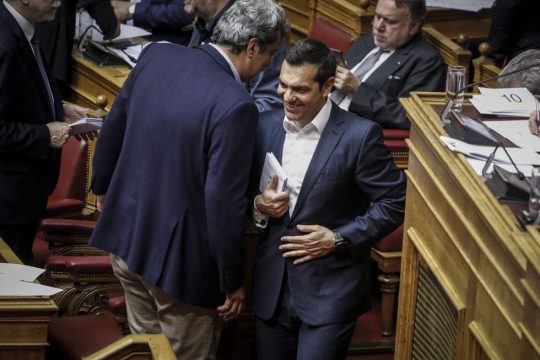 Συναγερμός για την ψήφο εμπιστοσύνης ή δυσπιστίας