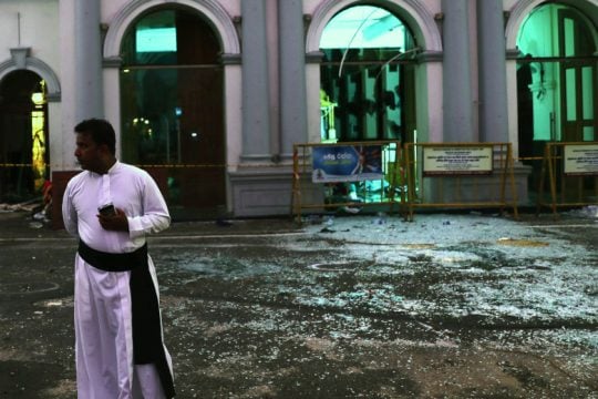 Εκρήξεις και ανταλλαγή πυρών στην ανατολική Σρι Λάνκα