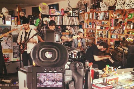 Ο Theodore στο Tiny Desk Concert