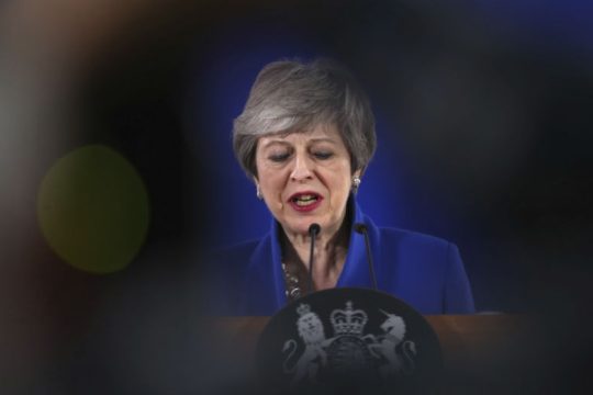 Η Μέι ελπίζει ακόμα σε Brexit στο τέλος Μαΐου