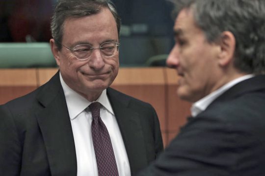 Ξεκλειδώνει το «σεντούκι» με τα 970 εκατ. ευρώ