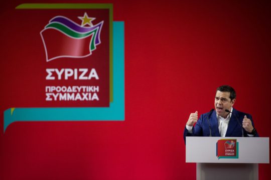 Οι δημοκρατικές δυνάμεις απέναντι στο σκοτάδι και στη διαπλοκή