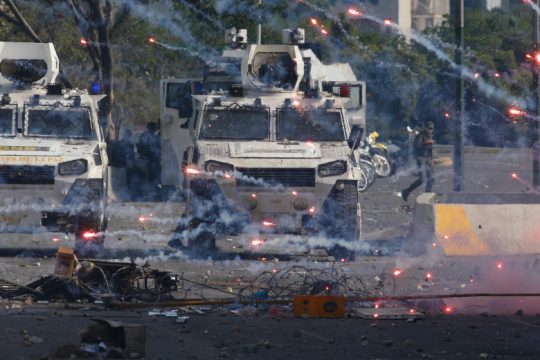 Απόπειρα ανατροπής Μαδούρο, σε αναβρασμό η Βενεζουέλα