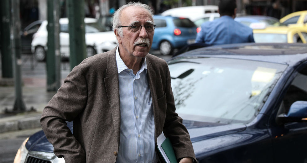 Απάντηση Δ. Βίτσα στη Χρ. Καλογήρου: απαιτούνται ειδικά μέτρα για την αποσυμφόρηση της Σάμου