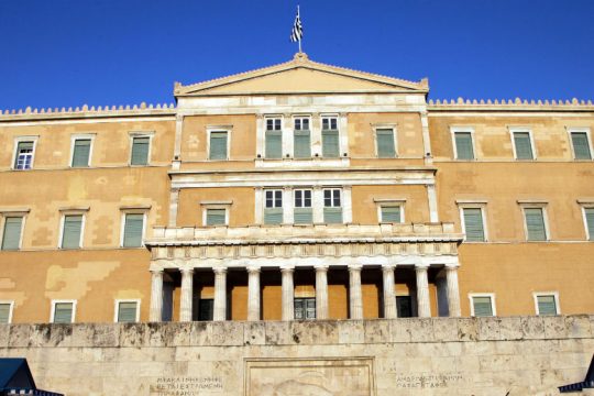 Φάρσα το τηλεφώνημα για βόμβα στη Βουλή