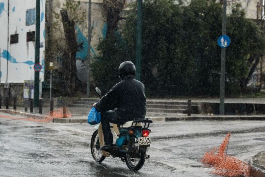 Πολύ ισχυρές βροχές σε όλη τη χώρα