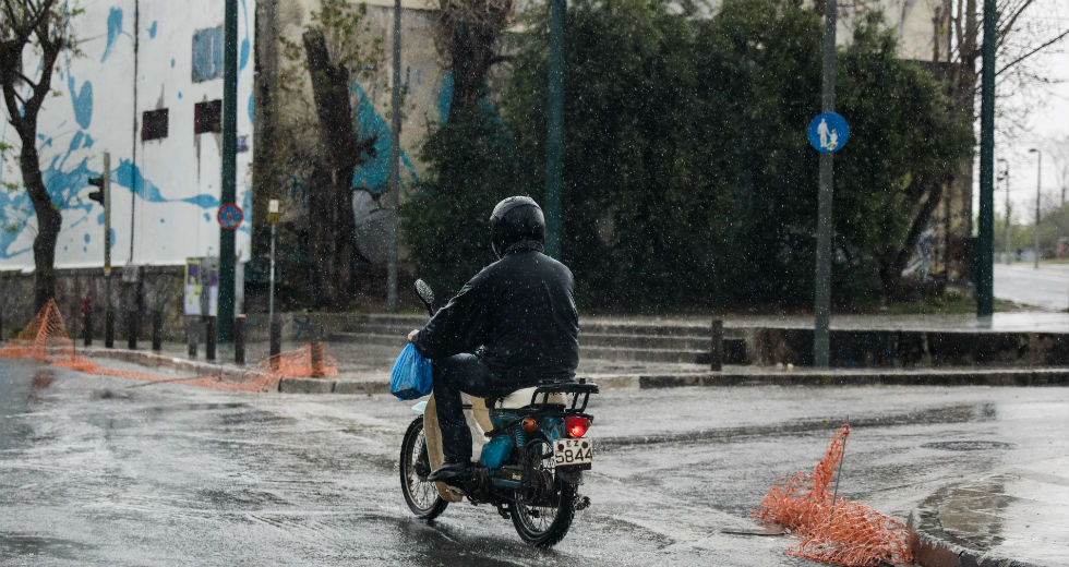 Πολύ ισχυρές βροχές σε όλη τη χώρα