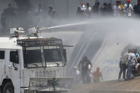 Ελληνικές κόντρες με φόντο το πραξικόπημα στη Βενεζουέλα