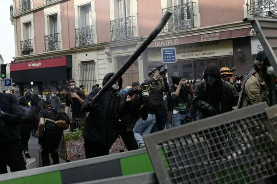 Τα «κίτρινα γιλέκα» κλιμάκωσαν τον αγώνα τους