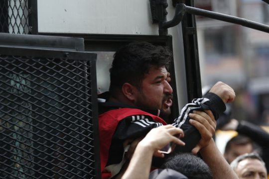 Πρωτομαγιάτικες διαδηλώσεις σε κάθε άκρη της Γης
