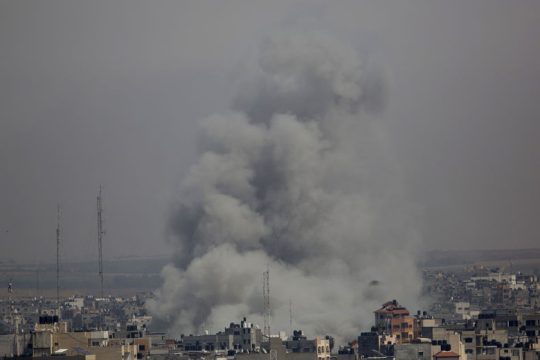 Αμαχοι νεκροί σε νέο σκηνικό πολέμου στη Γάζα