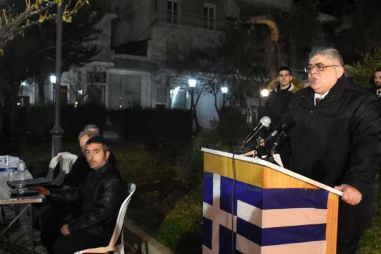 «Καπελώνει» τον Δήμο και δίνει προεκλογικό χώρο στη Χρυσή Αυγή