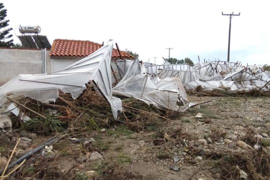 Ενισχύσεις σε Ιεράπετρα και Μαλεβίζι για τις καταστροφές