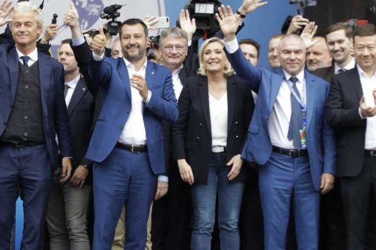 «Ενοποίηση» και «ασφάλεια» με την… Ακροδεξιά;