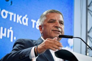 Πατούλης… κρυπτόμενος