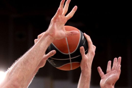 Το μπάσκετ αναστενάζει