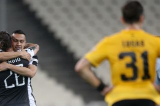 Οργή στην ΑΕΚ για την αλλαγή διαιτητών «στα μουλωχτά»