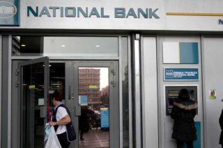 Νέο κύμα εξόδου από τις τράπεζες