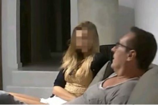 Βόσνια φοιτήτρια η κοπέλα στο βίντεο που «έριξε» τον Αυστριακό αντικαγκελάριο