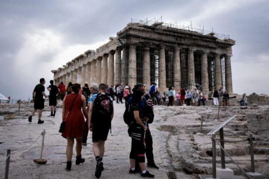 Τοπικές βροχές σήμερα και αύριο