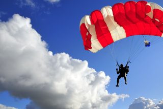 Τραυματισμός χειριστή αλεξίπτωτου πλαγιάς στην Καλαμάτα