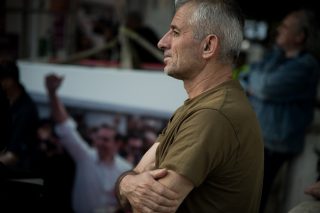 Και για μούντζα ο λαός και για λιβάνι
