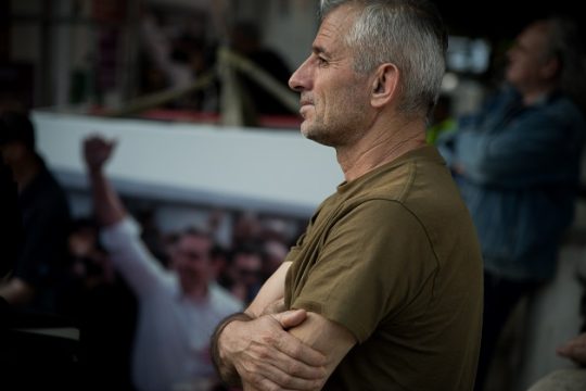 Και για μούντζα ο λαός και για λιβάνι