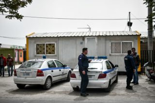 «Να σταματήσει η κράτηση μεταναστών σε αστυνομικά κρατητήρια»