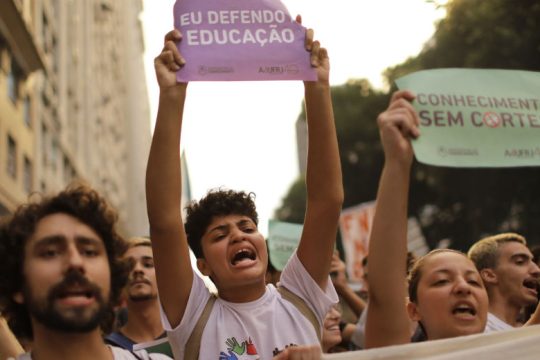 Οι μαθητές της Βραζιλίας ενάντια στις περικοπές του Μπολσονάρο