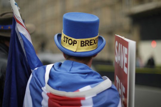 Brexit με κάθε τίμημα υπόσχονται οι «δελφίνοι» για την πρωθυπουργία