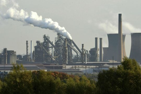 Η Ε.Ε. διπλασιάζει τους τελωνειακούς δασμούς στον εισαγόμενο χάλυβα