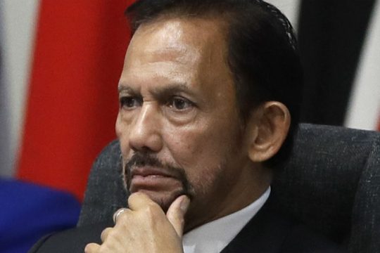 Παίρνουν πίσω το τιμητικό πτυχίο μετά τις εξαγγελίες κατά των ομοφυλόφιλων