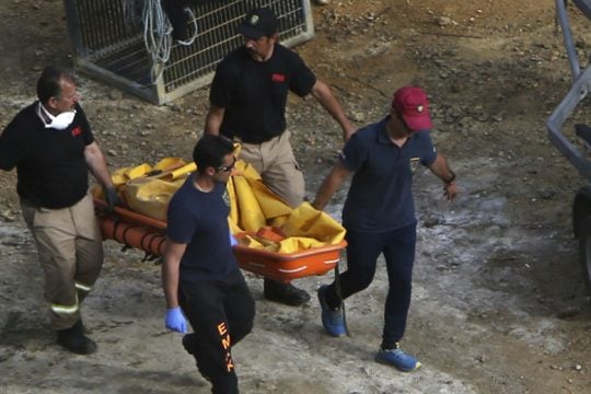 Τεμαχισμένο πτώμα στη βαλίτσα που ανασύρθηκε από την Κόκκινη Λίμνη