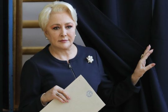 Δεν παραιτείται η Ρουμάνα πρωθυπουργός παρά την ήττα