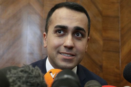 Ψήφος εμπιστοσύνης στον Λουίτζι ντι Μάιο