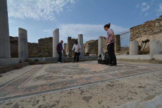 Κράτος και χορηγοί να στηρίξουν τη Δήλο
