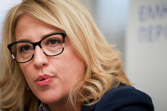 Η Ρ. Δούρου παρουσιάζει το βιβλίο της «Πέντε ομιλίες για το Ολοκαύτωμα των Ελλήνων Εβραίων»