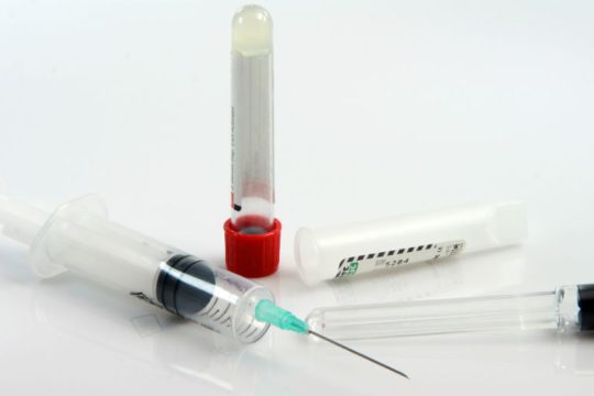Πακιστάν: Πάνω από 400 άνθρωποι μολύνθηκαν με HIV από μία σύριγγα