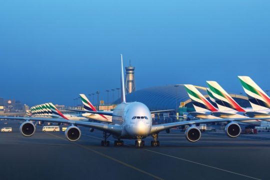 H Emirates ανακοινώνει προσφορές για τους επιβάτες από Ελλάδα