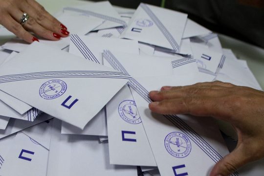 Προσήχθη δικαστική αντιπρόσωπος στη Σητεία