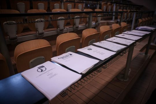 Από περίπατος, ντέρμπι