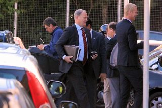 Με πρώτη κατοικία ξεκίνησαν οι θεσμοί